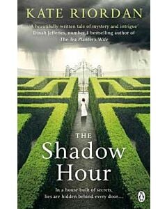 Фото - The Shadow Hour
