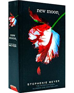 Фото - New Moon. Book 2 (Twilight Saga)